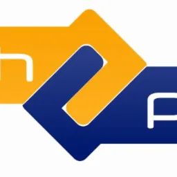 Logotyp firmy z napisem 'tech prim' umieszczonym w dwóch połączonych, zaokrąglonych prostokątach w kolorach żółtym i granatowym, z elementem graficznym w postaci stylizowanej litery 'L' łączącej...