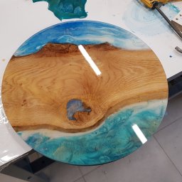 Blat stolika pomocniczego z mocnym efektem plaży