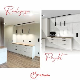 PLK STUDIO Spółka z o. o. - Nowoczesna kuchnia: po lewej realizacja z drewnianą podłogą, po prawej wizualizacja projektu z ekspresem do kawy. Białe szafki z drewnianym blatem i czarne lampy.