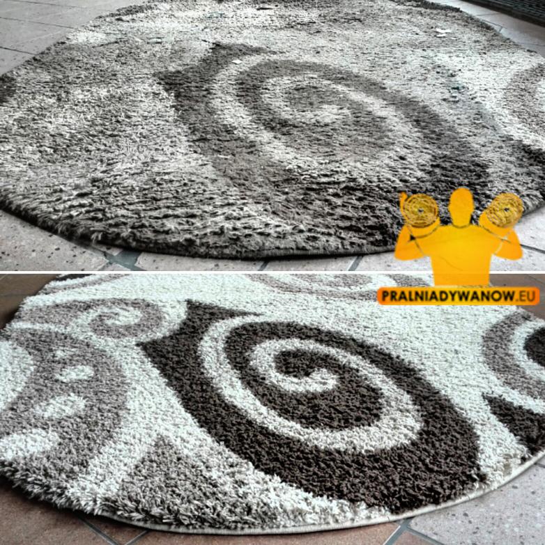 Okrągły dywan shaggy z wzorem spirali, widok przed i po czyszczeniu, na kafelkach, z widocznym logo firmy.