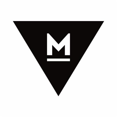 Czarno-białe logo w kształcie trójkąta z literą M przeciętą poziomą linią wewnątrz.