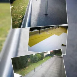 Kompozycja zdjęć przedstawiająca etapy prac na dachu płaskim: widok dachu z zamontowanymi słupkami i rynną, izolacja dachu styropianem i folią, oraz widok ukończonego dachu z bliska.