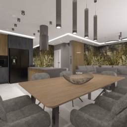 Modei Sztuka & Design - Wizualizacja przestronnego wnętrza: drewniany stół z szarymi krzesłami, kuchnia z czarną lodówką i salon z sofą na tle ściany z motywem dżungli. Nowoczesne oświetlenie.