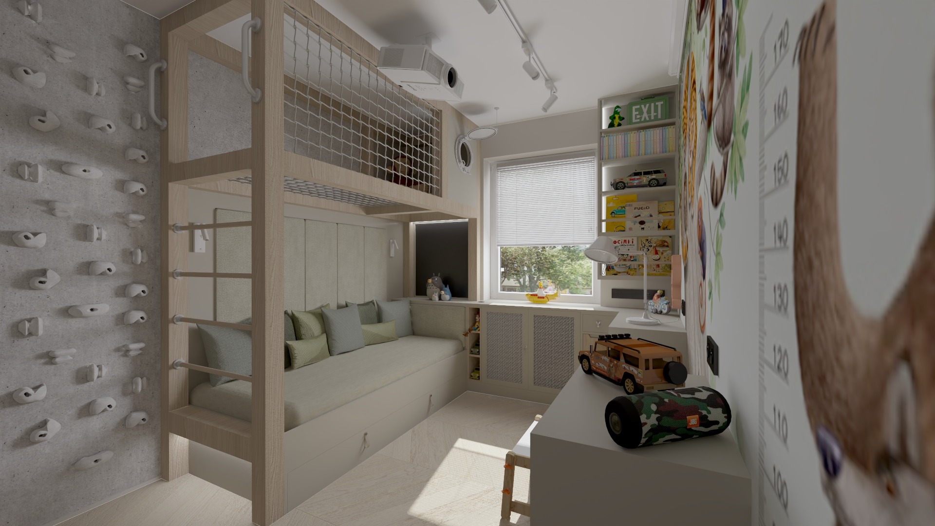 Pokój dziecięcy z łóżkiem na antresoli z siatką, ścianką wspinaczkową, biurkiem z zabawkami i miarką wzrostu z motywem zwierzęcym na ścianie.