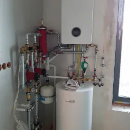 Kotłownia z zastosowaniem pieca gazowego Bosch Condens 2300iw 20kW