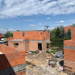 Tyniec Mały, ul. Świdnicka, domy jednorodzinne.