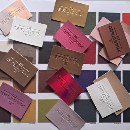 Chcesz aby twoja firma była bardziej widoczna, a twój produkt atrakcyjniejszy? Stworzymy etykietę z Twoim logo. 