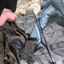 Zapewniamy szeroką ofertę barwień i dekatyzacji.