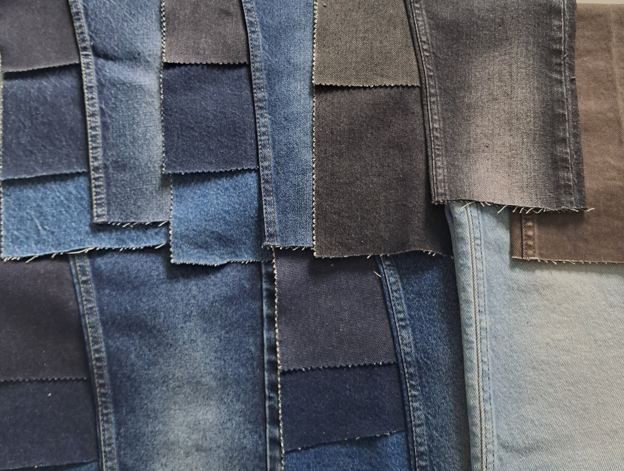 Posiadamy szeroką gamę tkanin spieralnych, służymy w tym zakresie wieloletnim doświadczeniem.