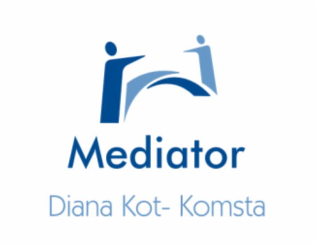 Logo firmy Mediator Diana Kot-Komsta przedstawia dwie stylizowane postacie, połączone łukiem, w odcieniach niebieskiego.