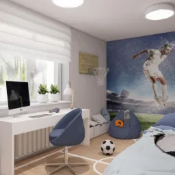 Pokój dziecięcy z motywem piłkarskim: tapeta z piłkarzem, biurko z komputerem, krzesło na kółkach, piłka nożna na podłodze, plakat z koszulką reprezentacji Polski i lampka biurkowa.