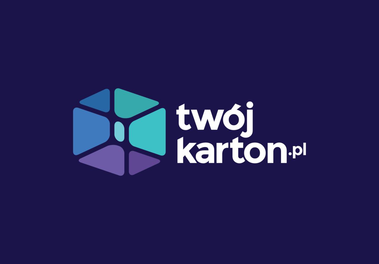 Logo firmy 'twójkarton.pl' z abstrakcyjnym symbolem sześcianu w odcieniach niebieskiego, turkusowego i fioletowego na ciemnoniebieskim tle.