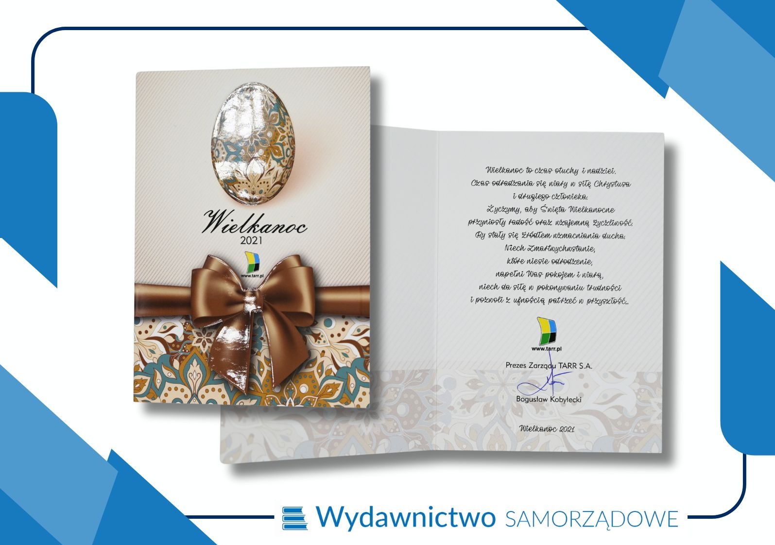 Otwarta kartka okolicznościowa z życzeniami na Wielkanoc 2021, widoczna ozdobna grafika jajka i kokarda, tekst życzeń wewnątrz.