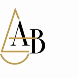 Eleganckie logo z czarnymi literami AB i złotym geometrycznym obramowaniem w kształcie trójkąta i łuku.