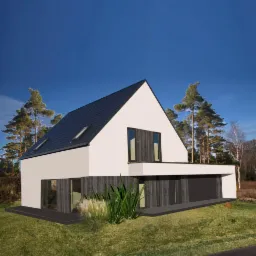 Wizualizacja nowoczesnego domu jednorodzinnego z białymi ścianami i ciemnoszarą dachówką, z elementami drewnianej elewacji, otoczonego zielenią i drzewami w słoneczny dzień.