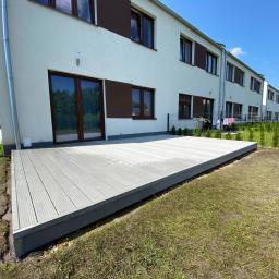 M-Lan - Taras z desek kompozytowych ciekawy i często wybierany materiał przez klientów w ostatnich kilku latach .