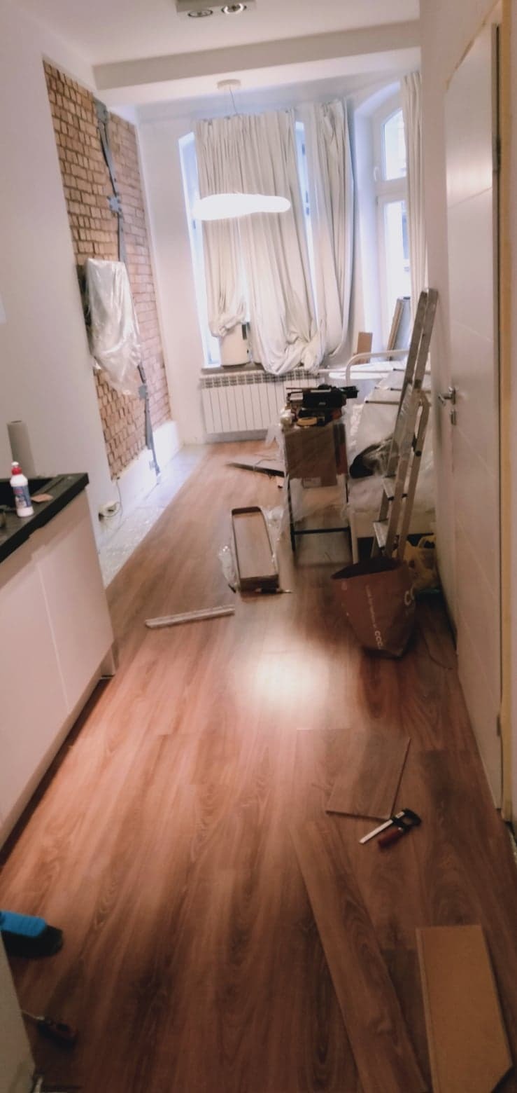 Montaż paneli podłogowych