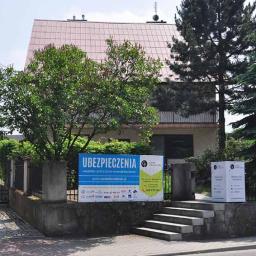 biuro widziane z ulicy