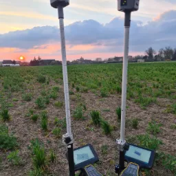 Nowoczesny sprzęt bardzo duże możliwości. Obsługa farm fotowoltaicznych praca na dxf.