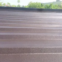 Położenie Canada Rubber N500 guma w płynie na blachę, hala produkcyjna