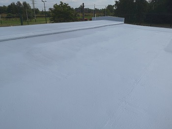 Hydroizolacja dachu membraną poliuretanową Droof Canada Rabber.