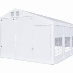 Duży, biały namiot eventowy z dwuskrzydłowymi drzwiami i oknami z dekoracyjnymi szprosami, prezentowany na białym tle.