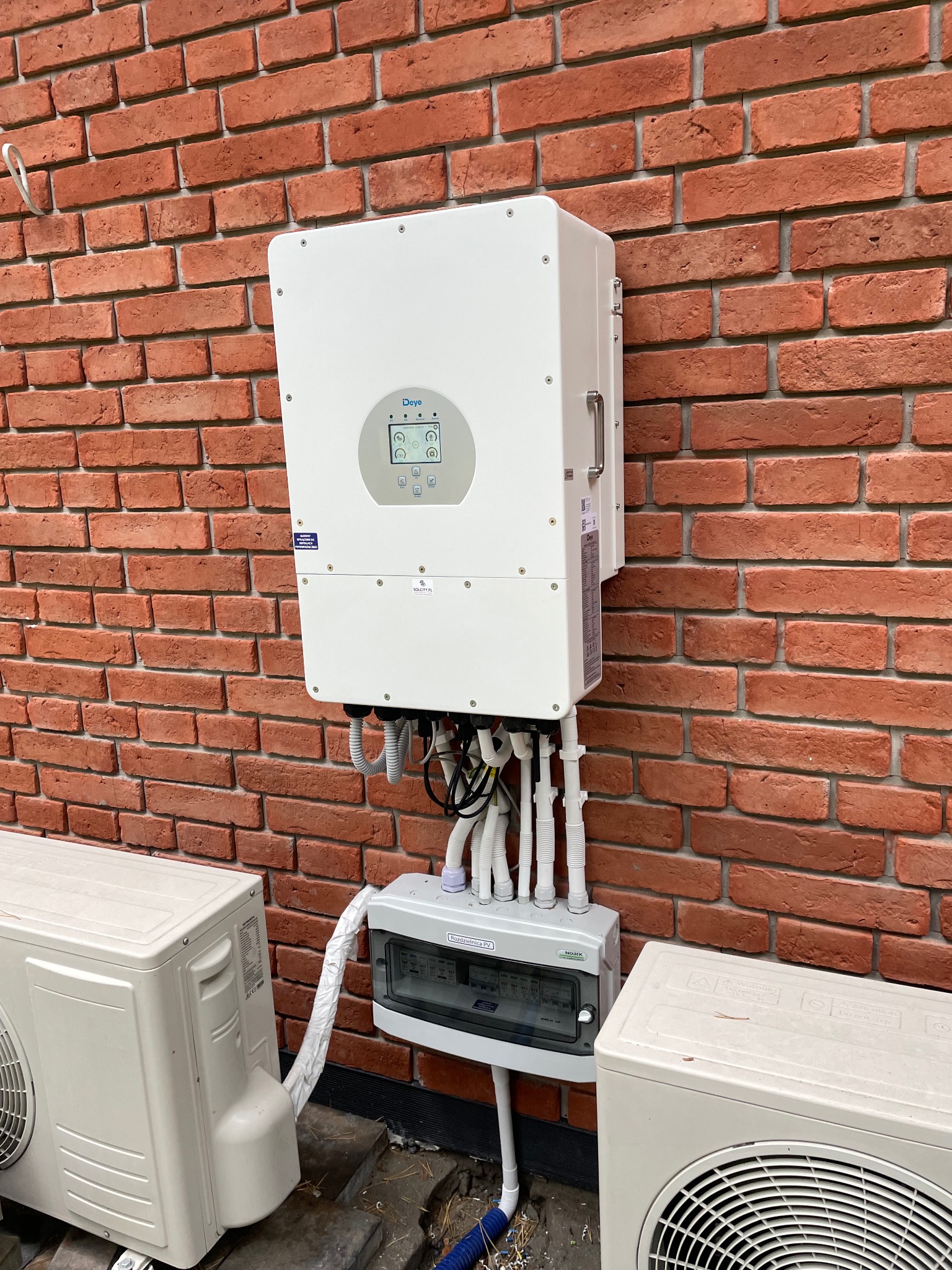 Falownik hybrydowy Deye 12 kW