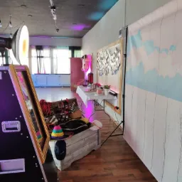 Fotolustro z gadżetami