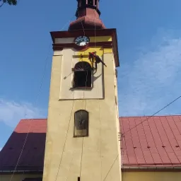 Malowanie zabytkowego kościoła