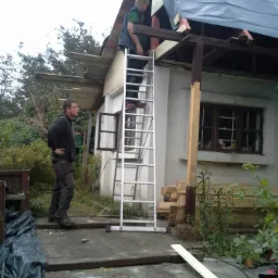 Budowa dachu na szkielecie drewnianym. Warszawa Siekierki. 09/2020