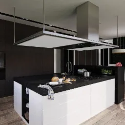 Wizualizacja nowoczesnej kuchni z wyspą o czarnym blacie i białych frontach, oświetleniem LED nad wyspą, zabudową kuchenną z ciemnego drewna i wbudowanym piekarnikiem Bosch oraz elementami...