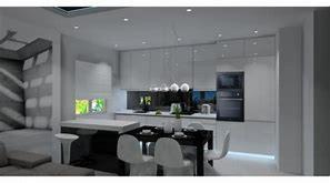 Wizualizacja nowoczesnej kuchni z białymi, lakierowanymi szafkami, czarnym blatem i stołem. Nad blatem trzy okrągłe lampy wiszące. Na ścianie dekoracja przypominająca klaps filmowy. Podświetlenie...