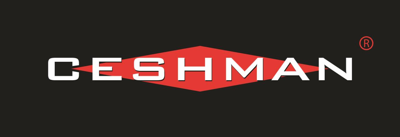 Logo firmy Ceshman z białym napisem na czerwonym rombie, umieszczone na czarnym tle.