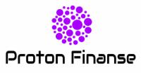 Logo firmy Proton Finanse z fioletowym okręgiem złożonym z mniejszych kółek nad nazwą firmy, na białym tle.