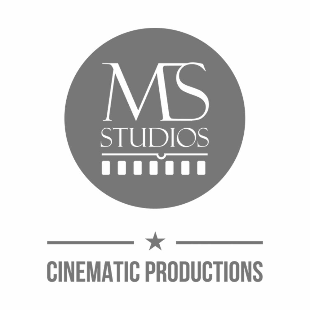 Szare logo MS Studios w okręgu, z motywem taśmy filmowej i napisem Cinematic Productions pod spodem.