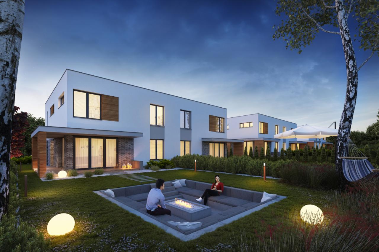 Wizualizacja czterech nowoczesnych domów jednorodzinnych z płaskimi dachami, oświetlonych lampami kulami i z paleniskiem na zewnątrz, otoczonych zielonym trawnikiem i roślinnością.