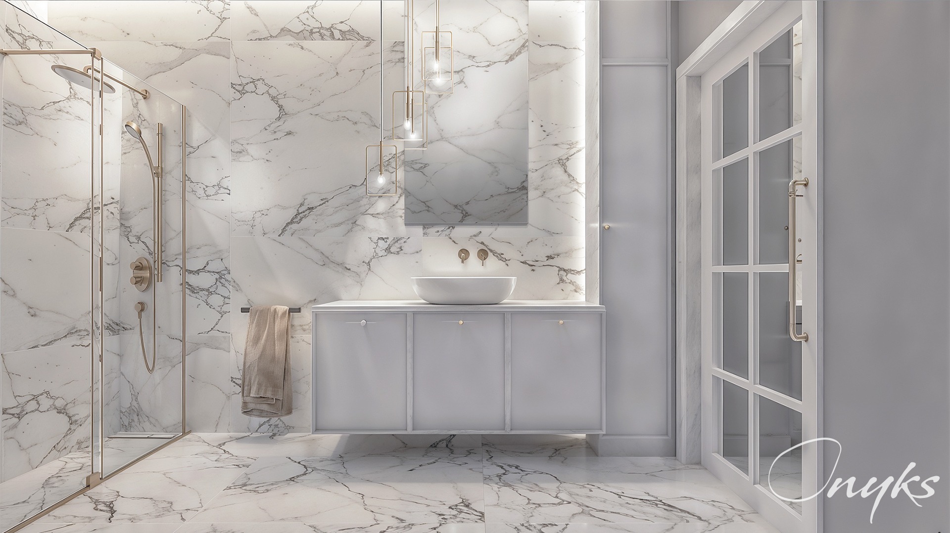 Elegancka łazienka z marmurowymi płytkami, kabiną prysznicową ze złotymi detalami, białą szafką pod umywalkę i wiszącą lampą z geometrycznymi kloszami.