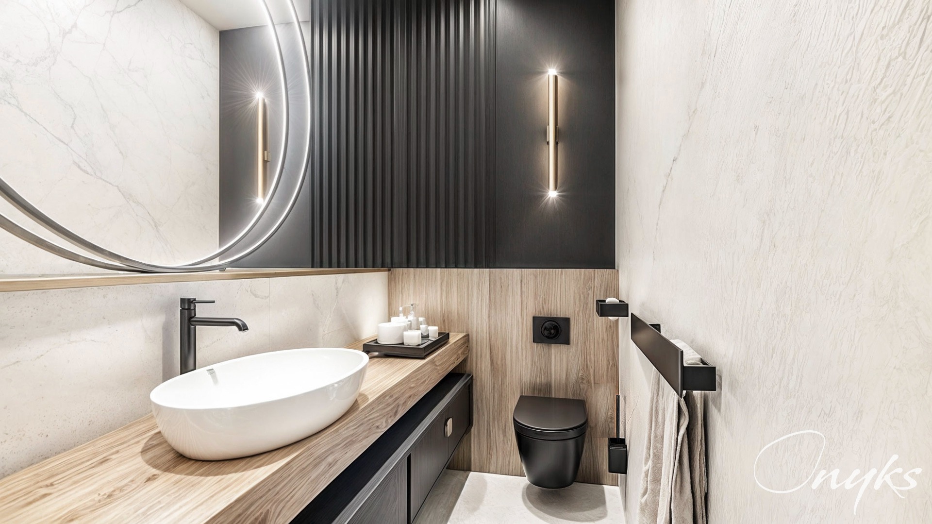 Nowoczesna łazienka z owalną umywalką nablatową, drewnianym blatem, czarną armaturą, okrągłym lustrem z podświetleniem LED, czarną toaletą i akcentami z pionowych, czarnych paneli ściennych.