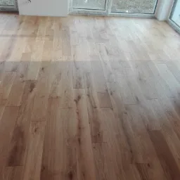 Podłoga drewniana układana na klej