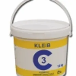 Białe wiaderko z żółtym paskiem i niebieskim napisem 'KLEIB C3', klej do materiałów izolacyjnych.