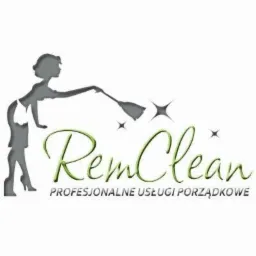Ilustracja logo firmy RemClean, przedstawiająca sylwetkę kobiety w stylu retro, trzymającej miotełkę do kurzu, z napisem 'RemClean PROFESJONALNE USŁUGI PORZĄDKOWE'.