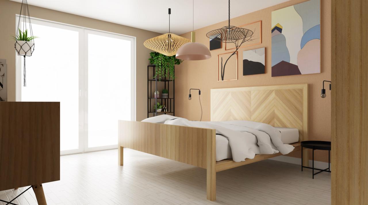 Jasna sypialnia z drewnianym łóżkiem z zagłówkiem w jodełkę, artystycznymi grafikami na ścianie, wiszącymi lampami w różnych stylach i roślinami doniczkowymi.