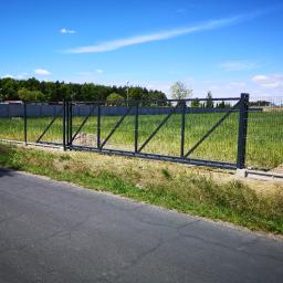 brama suwana, ogrodzenie panelowe