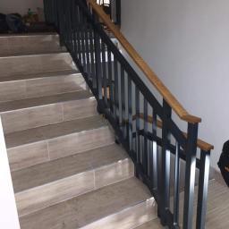 balustrady schodowe, pochwyt dębowy