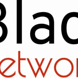 Logo firmy BlackIce networks z abstrakcyjnym symbolem graficznym po lewej stronie oraz napisem 'BlackIce' nad 'networks' w kolorze czerwonym.