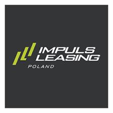 Logo firmy Impuls Leasing Poland na ciemnoszarym tle, z trzema zielonymi, ukośnymi paskami po lewej stronie nazwy.