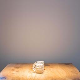 Blat stołu z litego drewna dębowego.