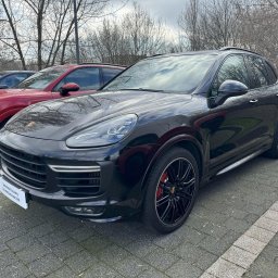 Wymarzone auto klienta spod Poznania. Z rejestracją i dopracowaniem umowy na leasing finansowy zajęło to 3 dni. 
Porsche miało być dla żony ale wyszło inaczej. Szykuje się więc kolejny leasing na podobny samochód ale ...pewnie w kolorze różowym:)