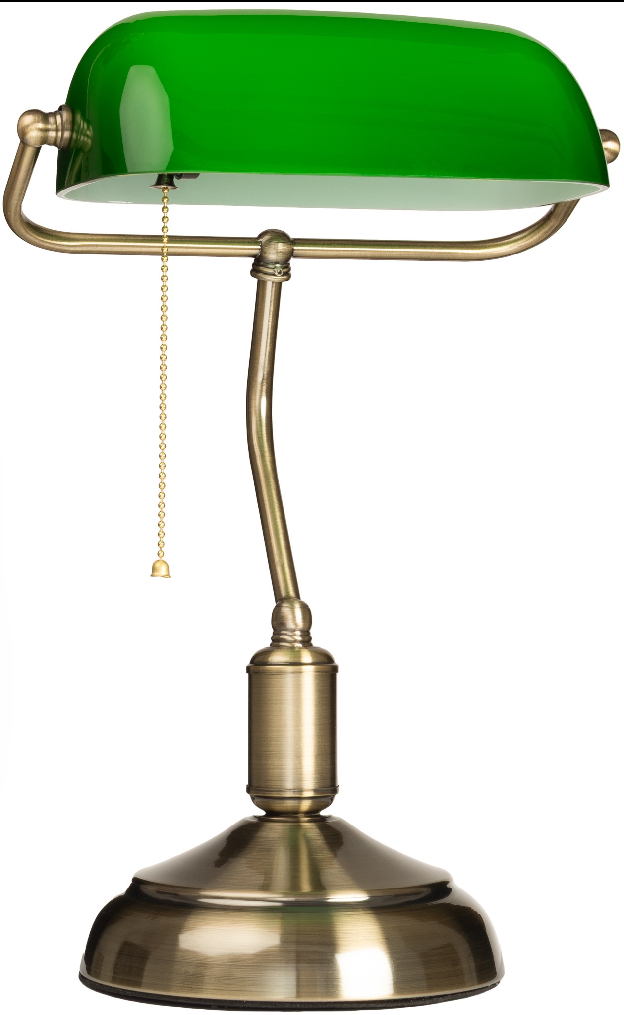Klasyczna lampka biurkowa w stylu bankierskim z zielonym kloszem i mosiężną podstawą, prezentowana na białym tle. Widoczny łańcuszek do włączania.