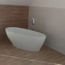 Nowoczesna łazienka na poddaszu z wolnostojącą wanną, toaletą z deską w górze, brązowymi płytkami imitującymi drewno na podłodze i ścianie oraz białą ścianą z trójwymiarowym wzorem fal, oświetlona...